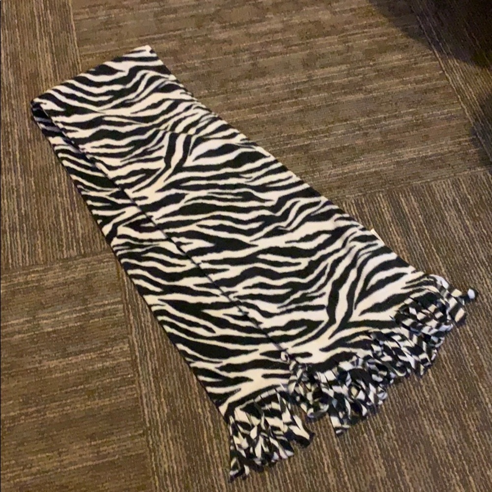 Women’s scarf